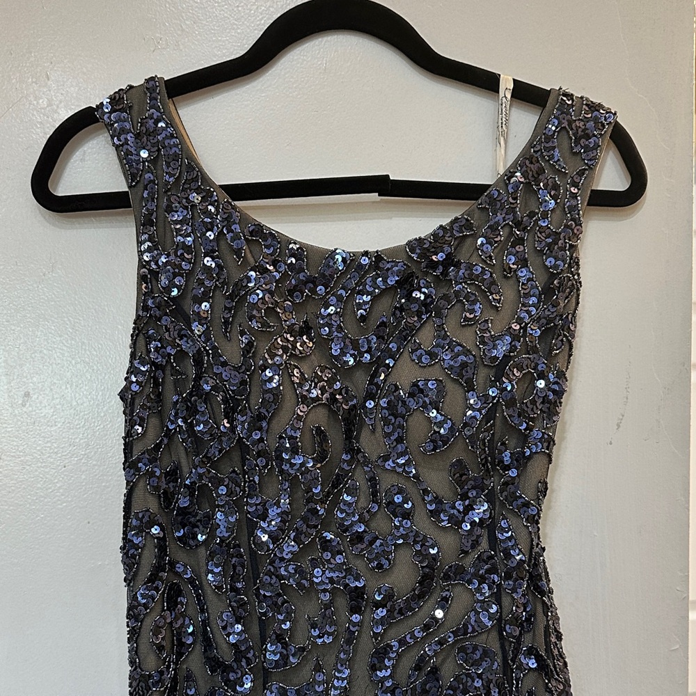 Elegant Navy Blue Evening Gown